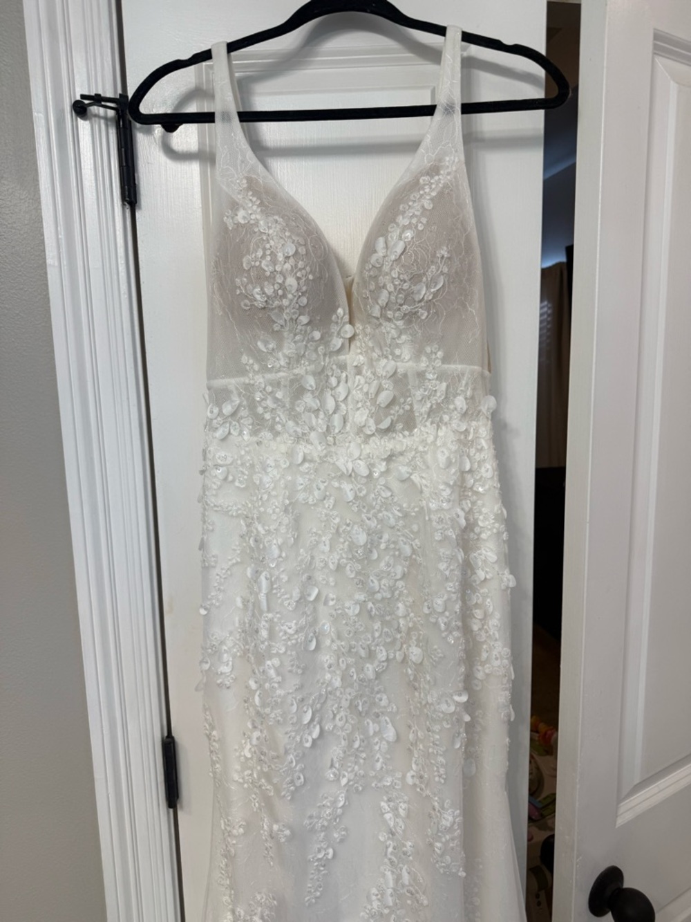 White Women's Lace Wedding Dress